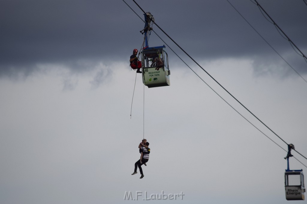 Koelner Seilbahn Gondel blieb haengen Koeln Linksrheinisch P659.JPG - Miklos Laubert